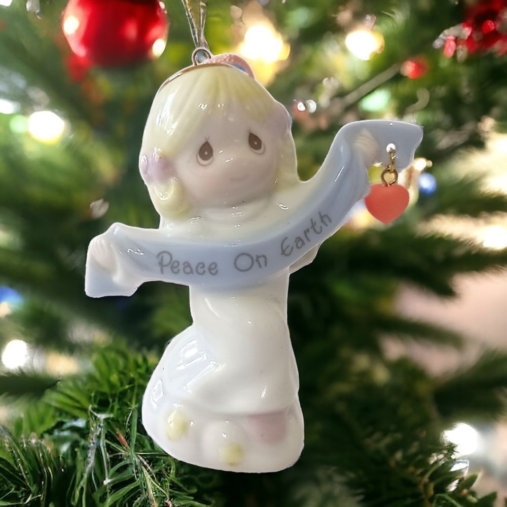 Precious Moments Peace On Earth‎ Christmas Ornament Enesco Porcelain Angel Heart